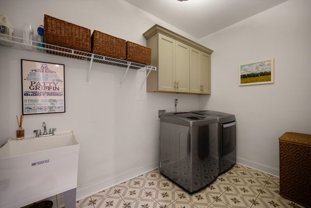 6917 Fence Post Ln, College Grove, TN 37046