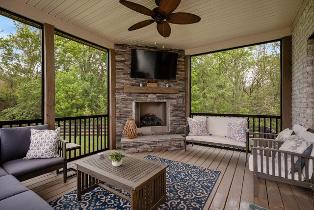 6917 Fence Post Ln, College Grove, TN 37046