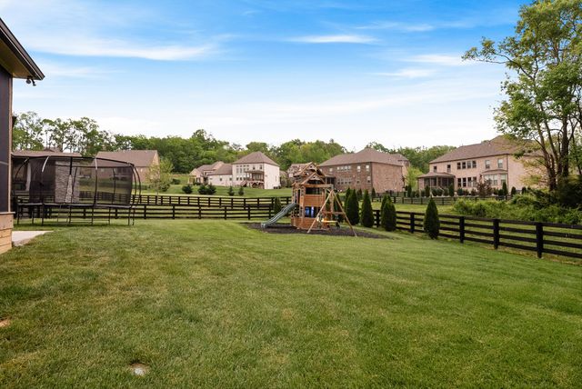 6917 Fence Post Ln, College Grove, TN 37046