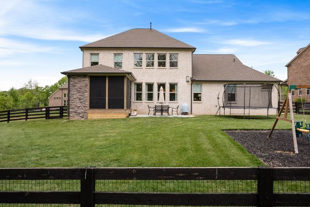 6917 Fence Post Ln, College Grove, TN 37046