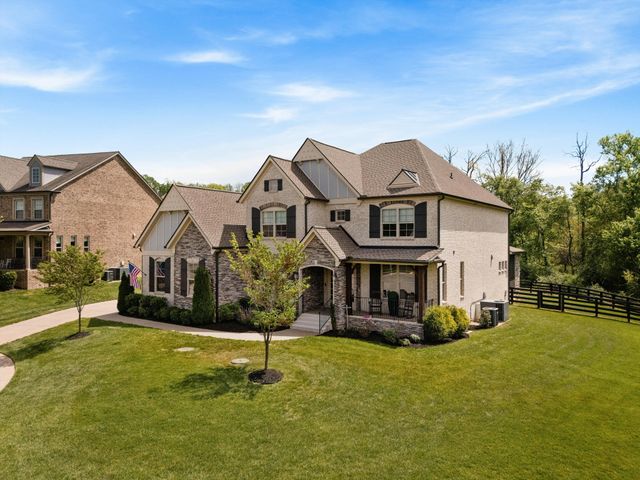 6917 Fence Post Ln, College Grove, TN 37046