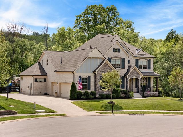 6917 Fence Post Ln, College Grove, TN 37046