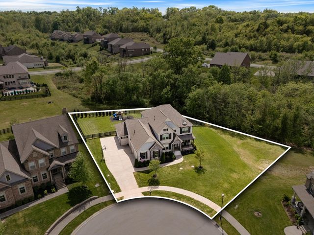 6917 Fence Post Ln, College Grove, TN 37046