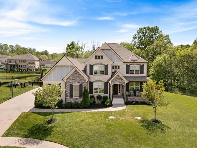 6917 Fence Post Ln, College Grove, TN 37046