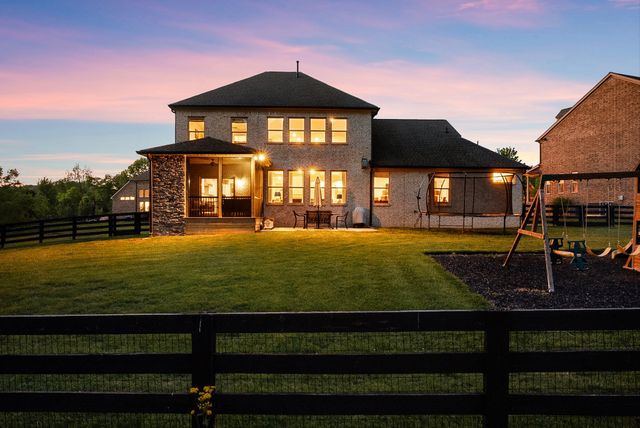 6917 Fence Post Ln, College Grove, TN 37046