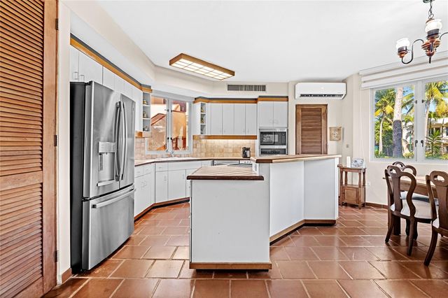 86 LAKE SIDE VILLAS AB 3, Vega Alta, PR 00692