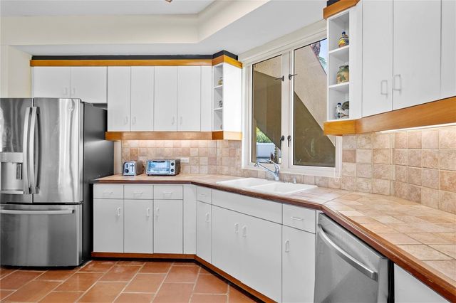 86 LAKE SIDE VILLAS AB 3, Vega Alta, PR 00692