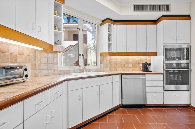 86 LAKE SIDE VILLAS AB 3, Vega Alta, PR 00692