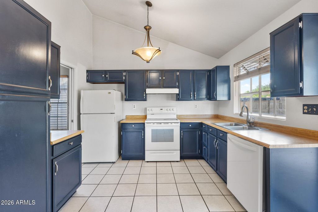 5546 W Shangri La Road, Glendale, AZ 85304 — photo 4