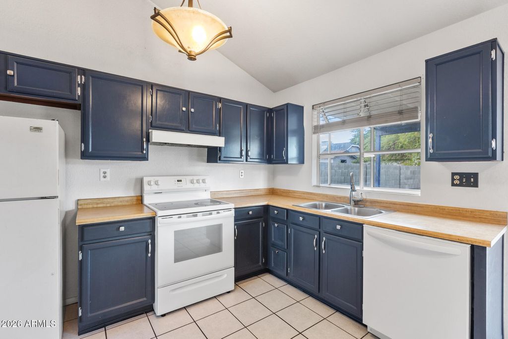 5546 W Shangri La Road, Glendale, AZ 85304 — photo 5