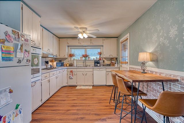 1003 E HEERDINK Avenue, Evansville, IN 47711