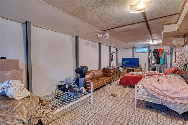 1003 E HEERDINK Avenue, Evansville, IN 47711