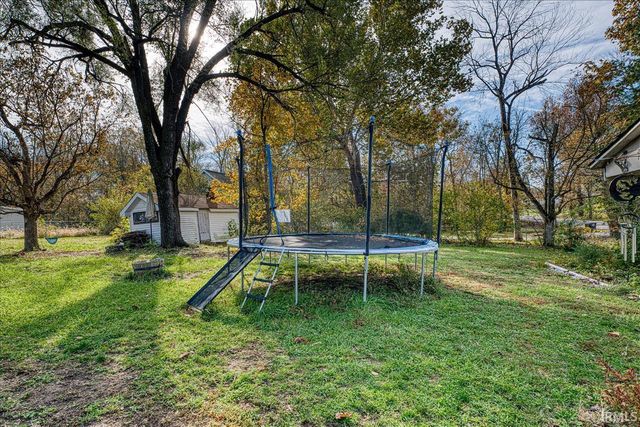 1003 E HEERDINK Avenue, Evansville, IN 47711