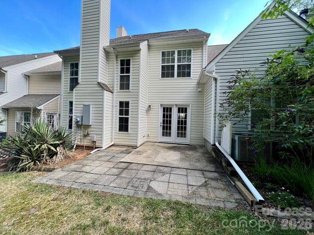 8433 Southgate Commons Drive, Charlotte, NC 28277
