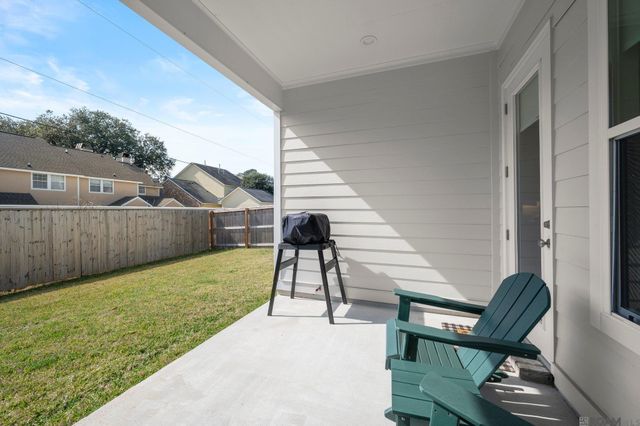 9044 Magnolia View Dr, Saint George, LA 70810