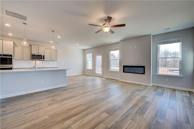 53 Homesite Armour Pass, Newnan, GA 30263