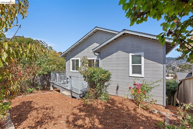 873 Hillside Ave, Albany, CA 94706