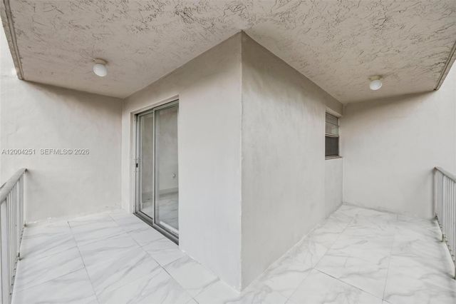 140 NW 14th Ave 9, Miami, FL 33125