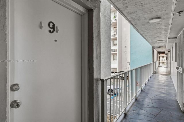 140 NW 14th Ave 9, Miami, FL 33125