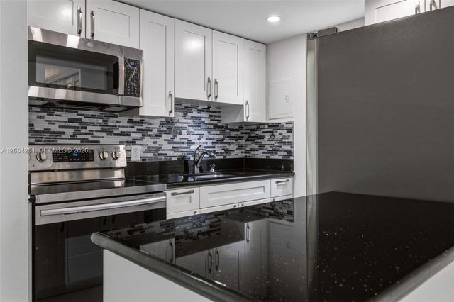 140 NW 14th Ave 9, Miami, FL 33125