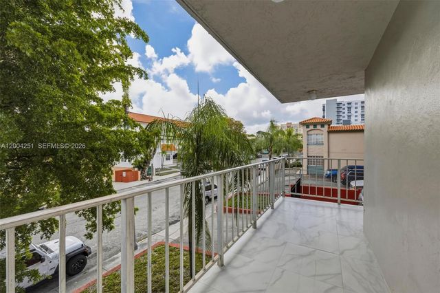 140 NW 14th Ave 9, Miami, FL 33125