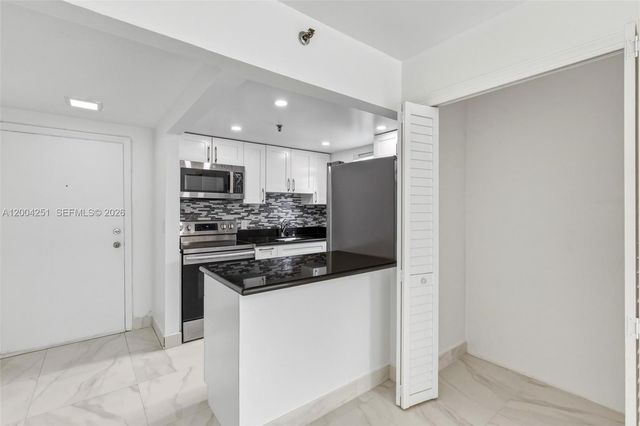 140 NW 14th Ave 9, Miami, FL 33125