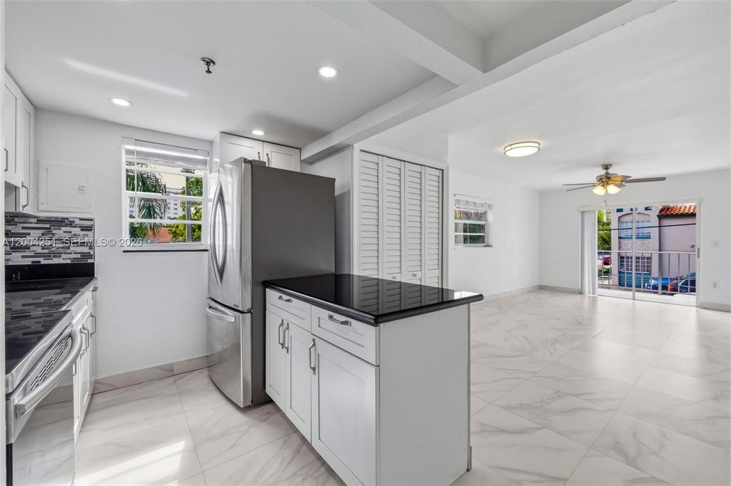 140 NW 14th Ave 9, Miami, FL 33125