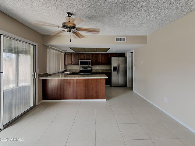 3821 W MURIEL Drive, Glendale, AZ 85308
