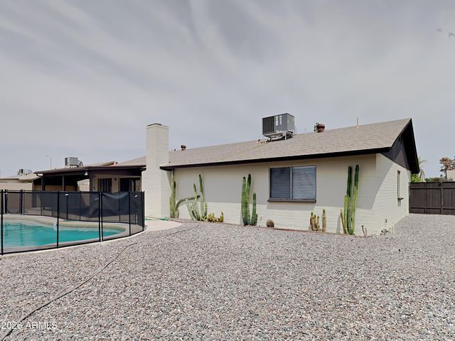 3821 W MURIEL Drive, Glendale, AZ 85308