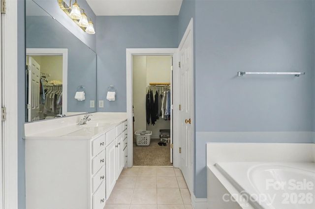 172 Eaglecrest Drive, Matthews, NC 28104