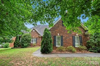 172 Eaglecrest Drive, Matthews, NC 28104