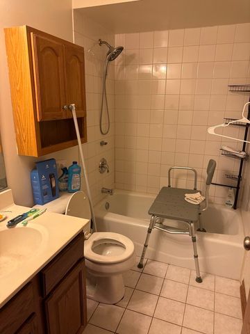 9038 Mansfield Drive, Tinley Park, IL 60487