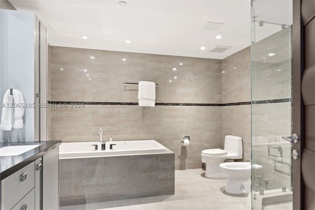 19216 Fisher Island Dr 19216, Miami Beach, FL 33109
