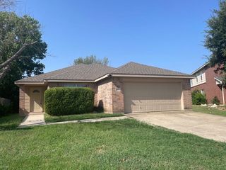 820 Eagle Drive, Saginaw, TX 76131