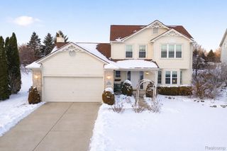 816 Oak Cluster Court, Howell, MI 48855