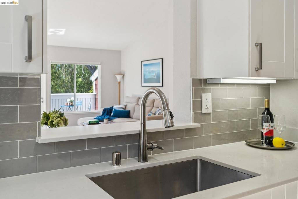 Image 15 of property listing at 12 Bayside Ct, Richmond, CA 94804