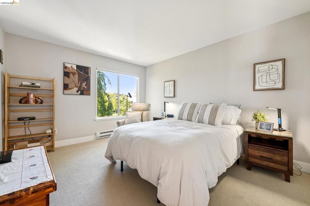 Image 17 of property listing at 12 Bayside Ct, Richmond, CA 94804