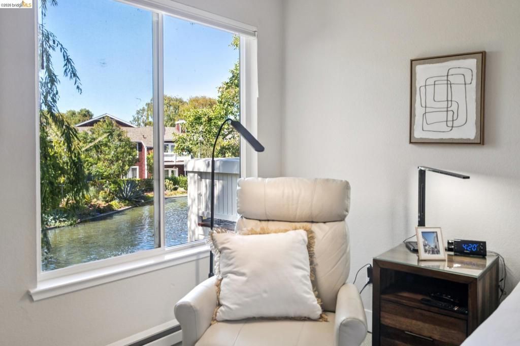 Image 19 of property listing at 12 Bayside Ct, Richmond, CA 94804