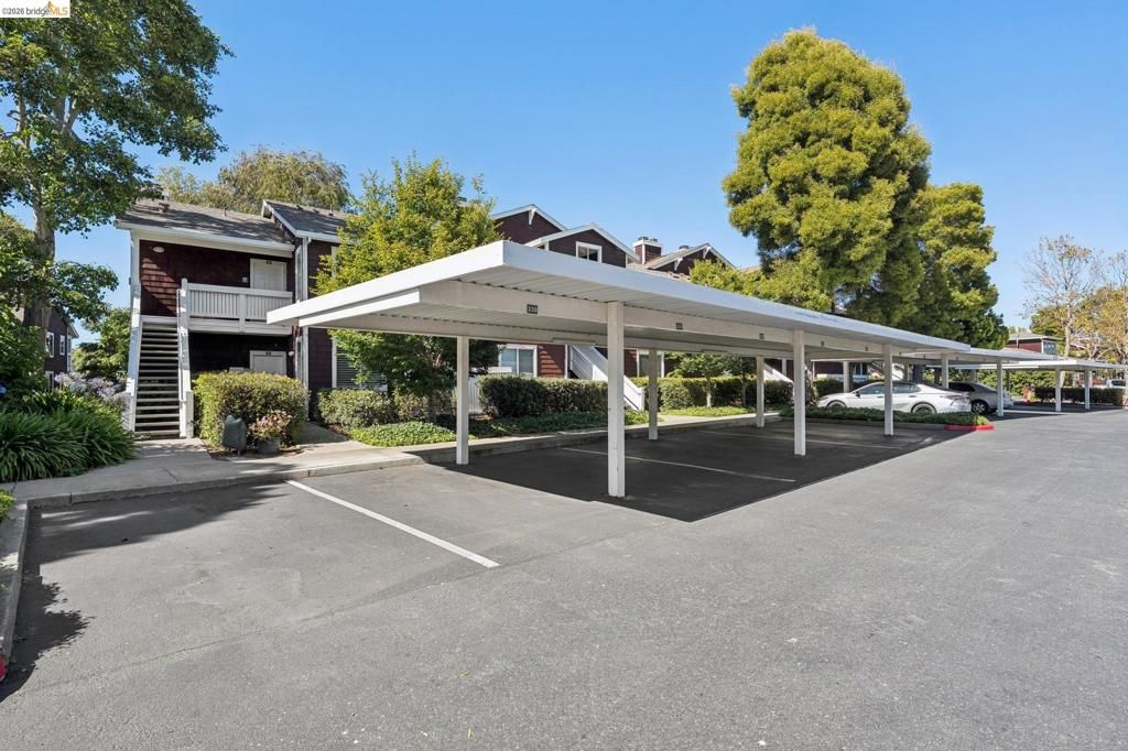 Image 31 of property listing at 12 Bayside Ct, Richmond, CA 94804