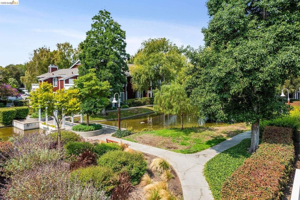 Image 34 of property listing at 12 Bayside Ct, Richmond, CA 94804