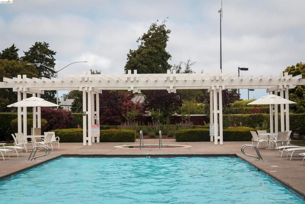 Image 49 of property listing at 12 Bayside Ct, Richmond, CA 94804