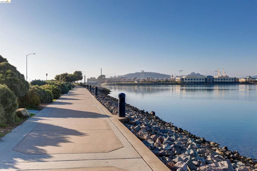 Image 53 of property listing at 12 Bayside Ct, Richmond, CA 94804