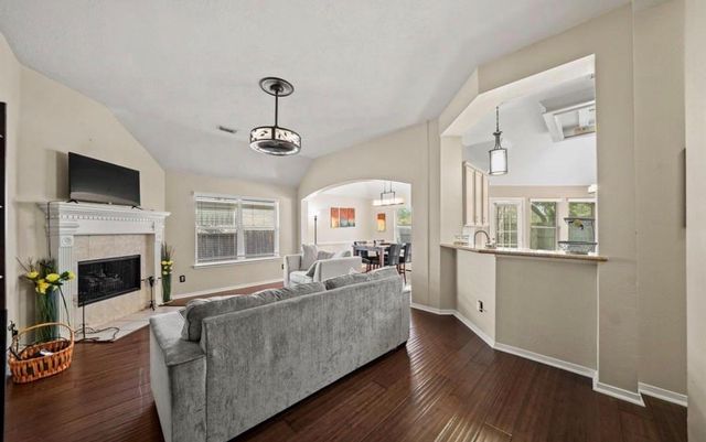 3103 Valley Court, Manvel, TX 77578