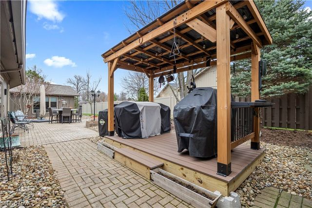 33017 Hidden Hollow Court, North Ridgeville, OH 44039