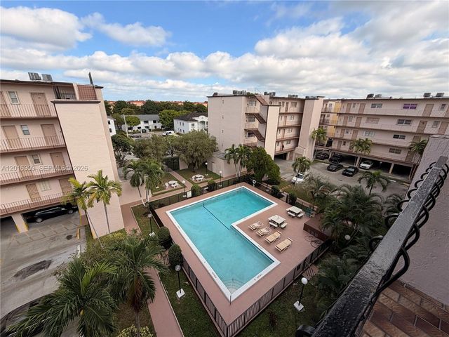 1950 W 54th St 413, Hialeah, FL 33012