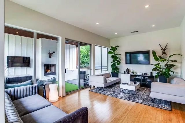 4401 Roseland Avenue B, Dallas, TX 75204