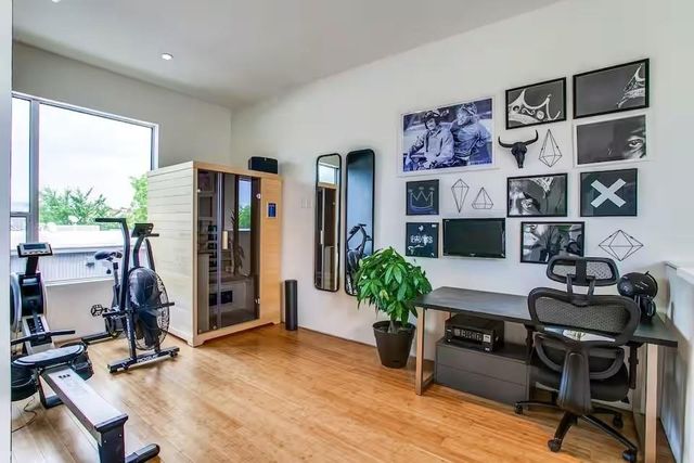 4401 Roseland Avenue B, Dallas, TX 75204
