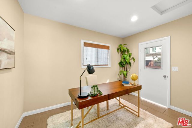 5913 Fountain Avenue, Los Angeles, CA 90028