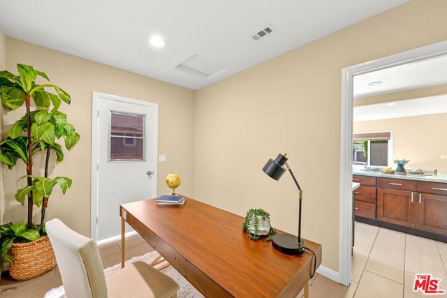 5913 Fountain Avenue, Los Angeles, CA 90028