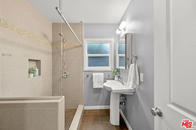 5913 Fountain Avenue, Los Angeles, CA 90028